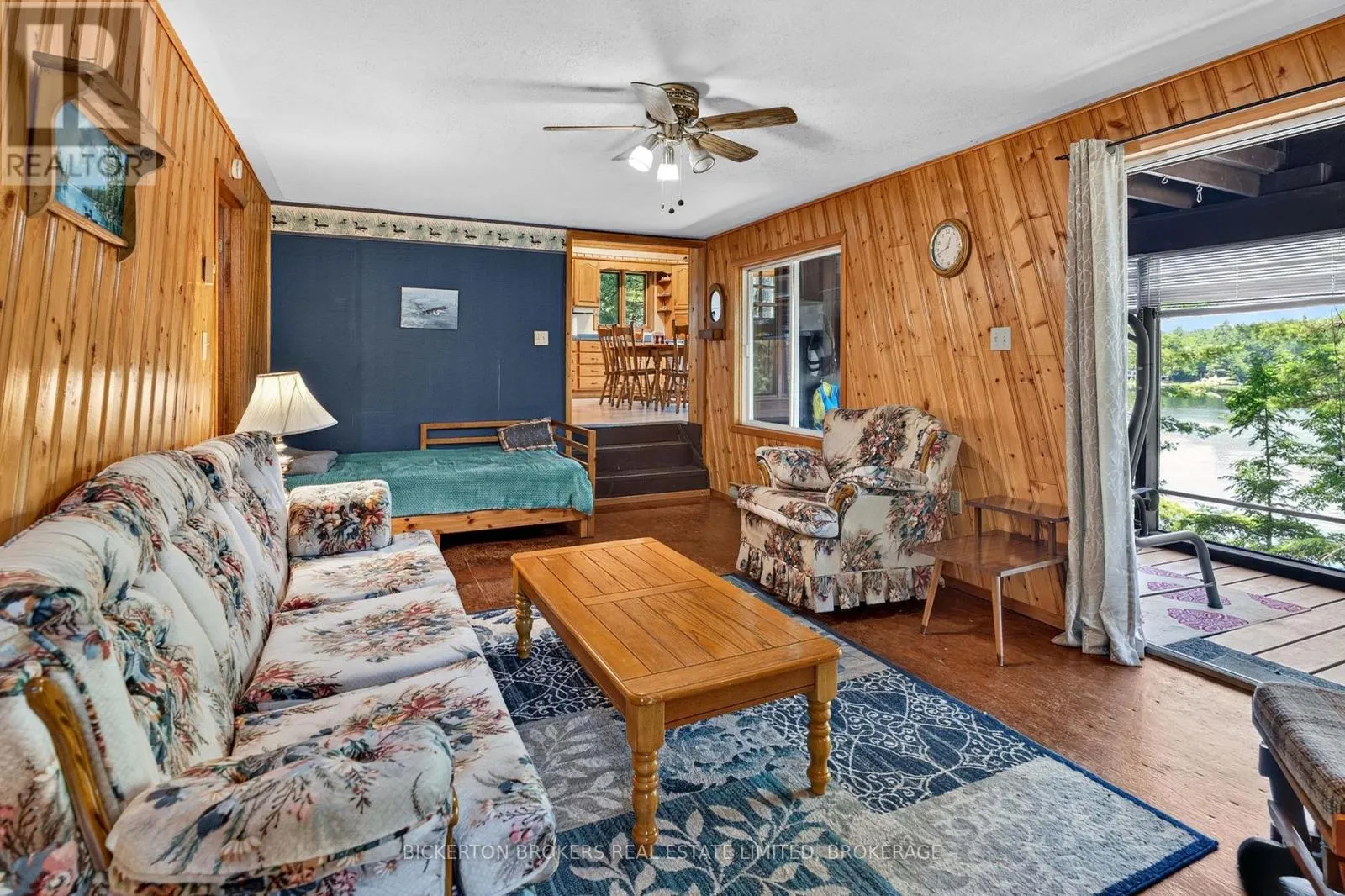 468 MOORHEAD LANE
