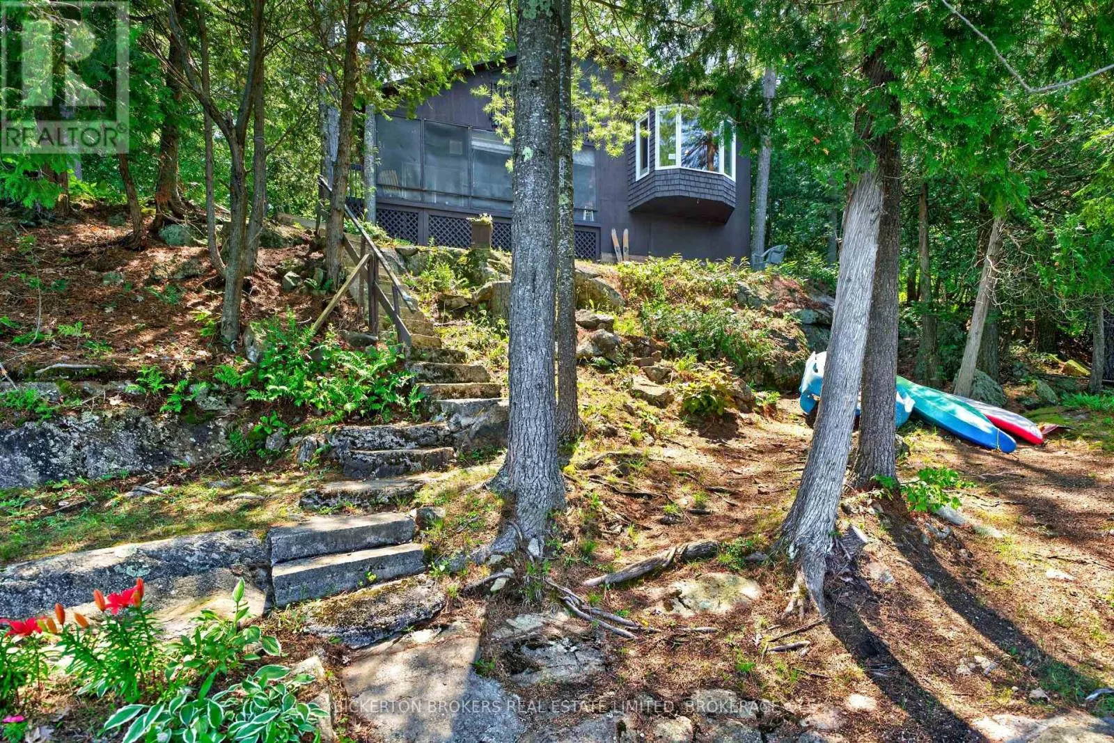 468 MOORHEAD LANE