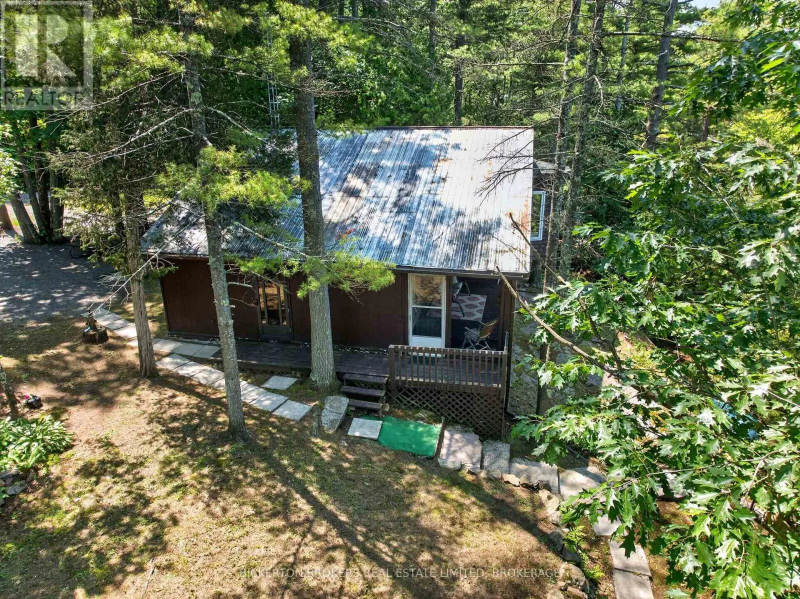 468 MOORHEAD LANE