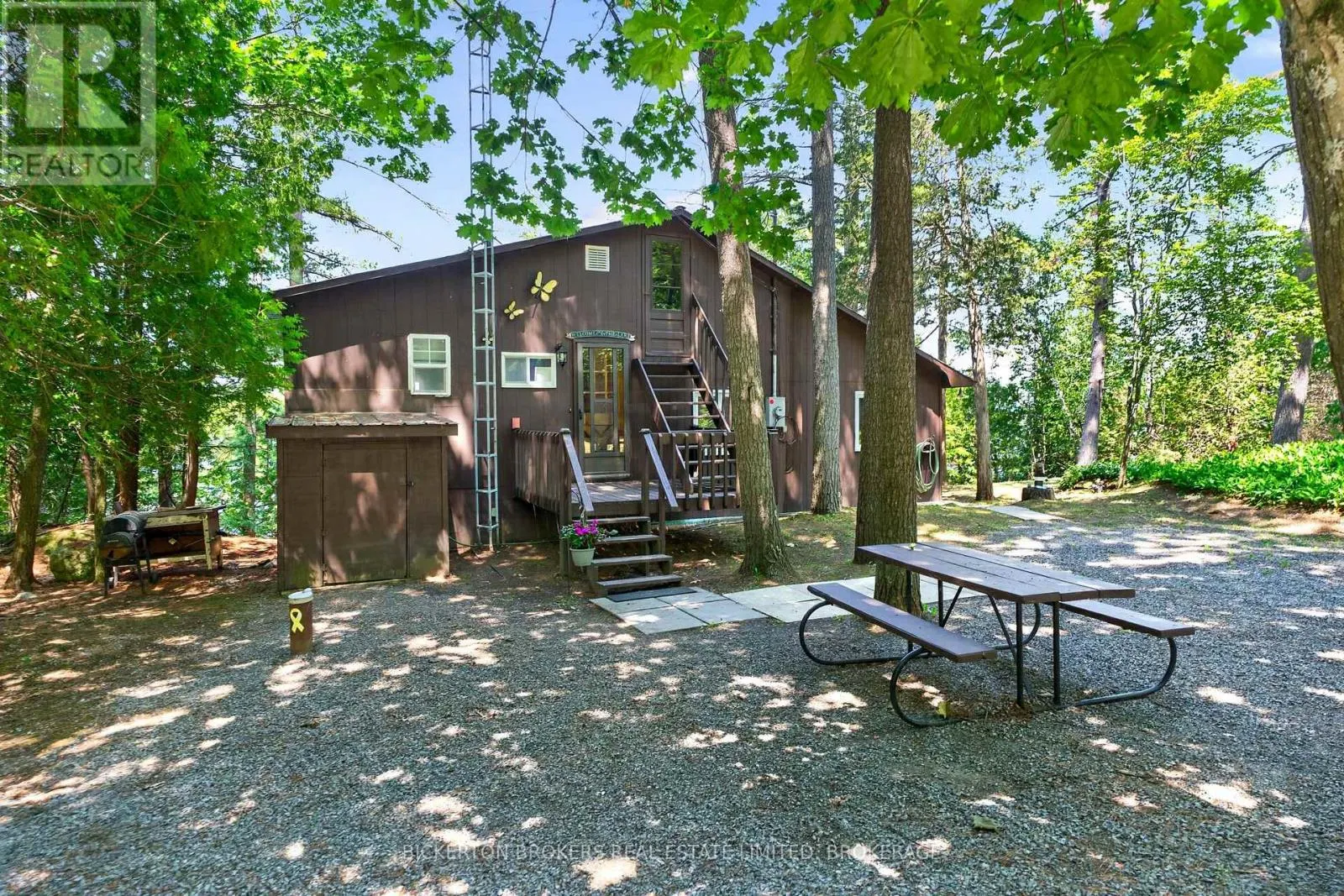 468 MOORHEAD LANE