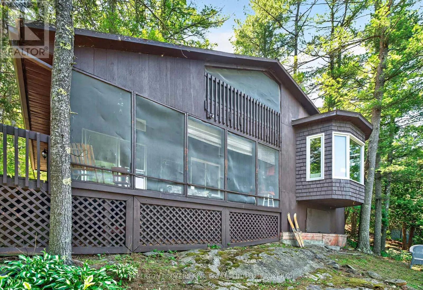 468 MOORHEAD LANE