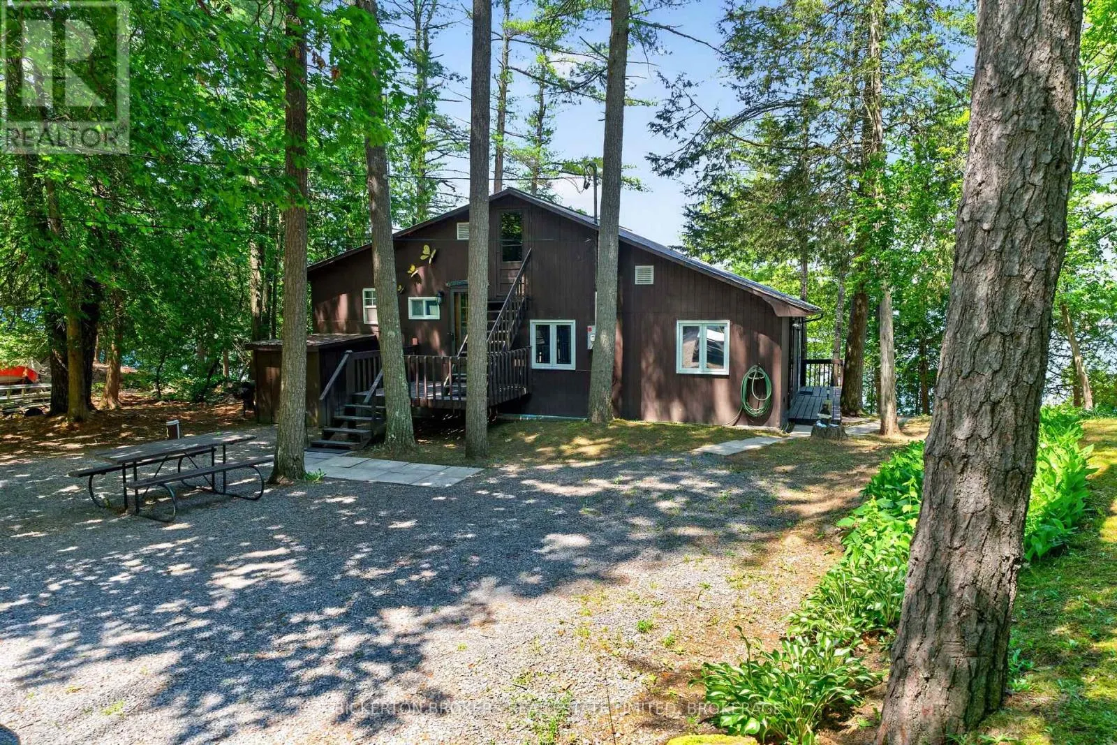 468 MOORHEAD LANE