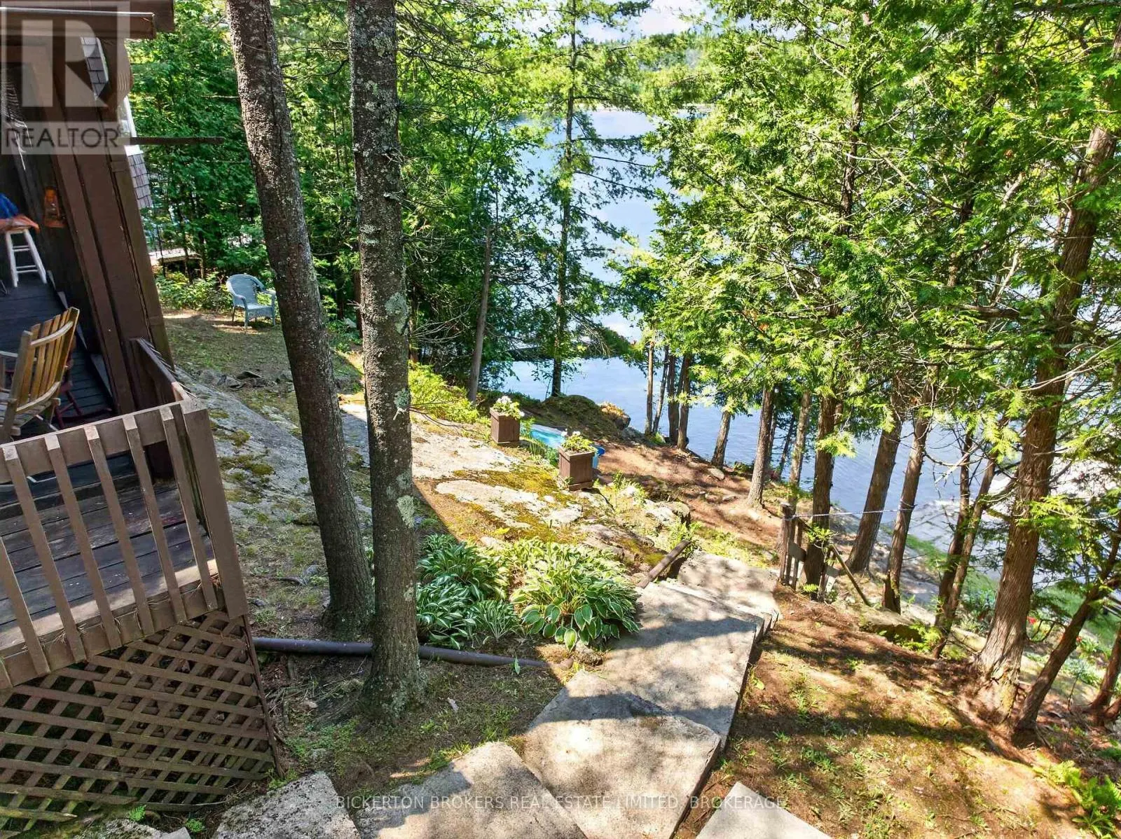 468 MOORHEAD LANE