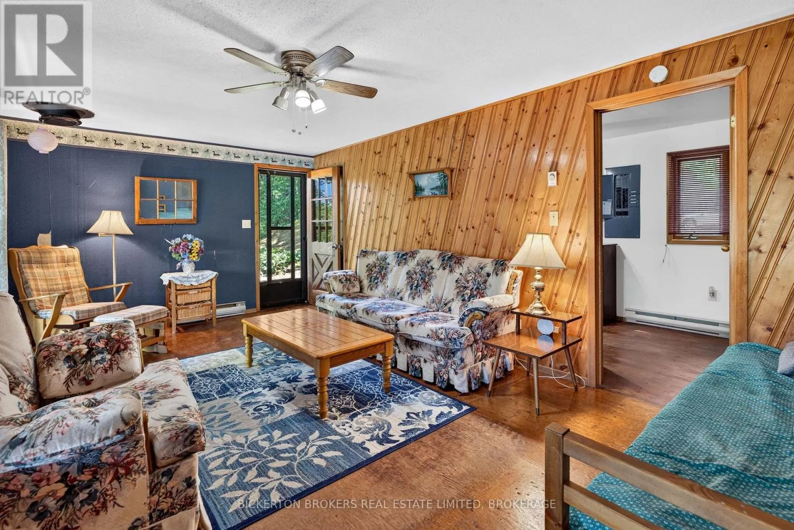 468 MOORHEAD LANE