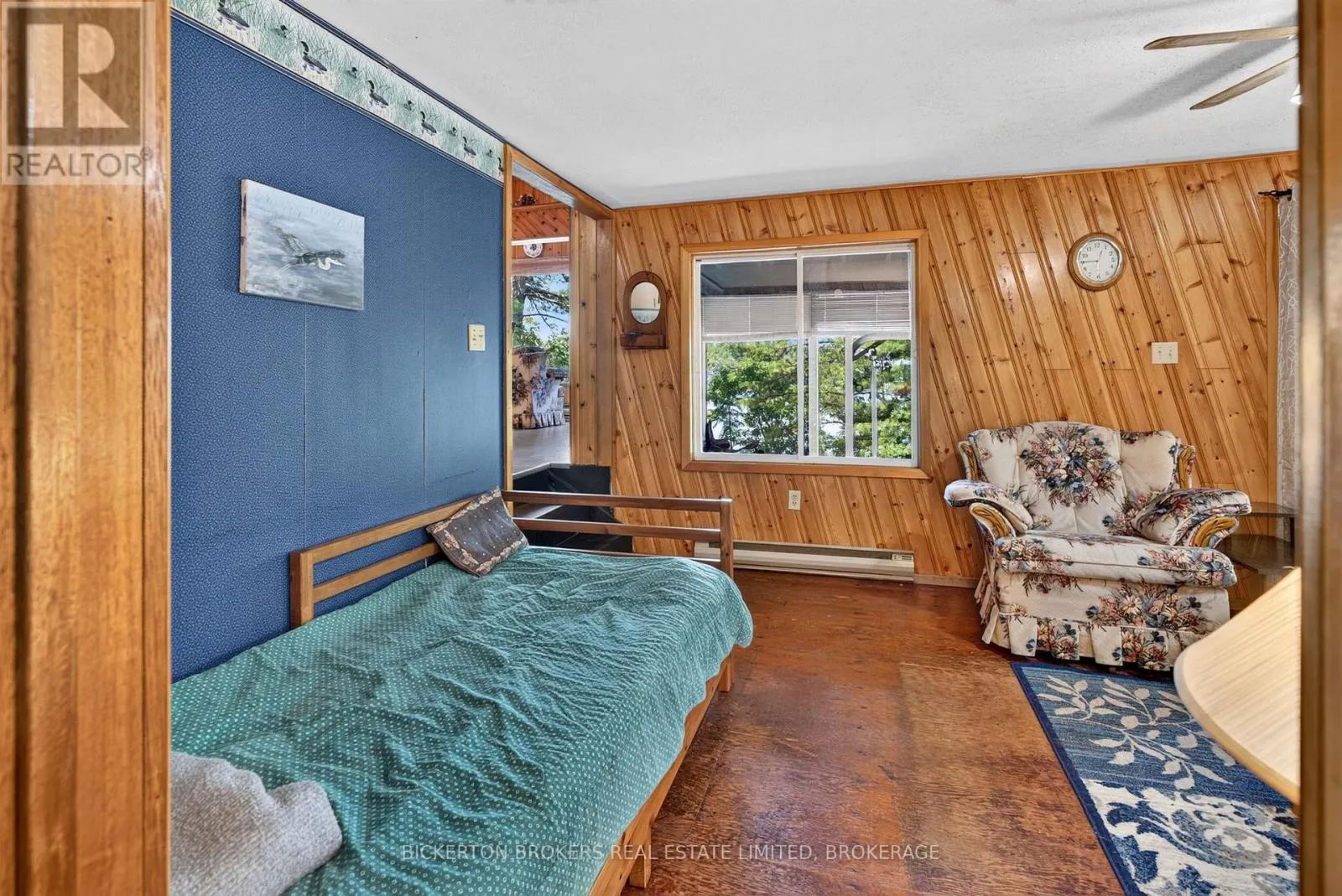 468 MOORHEAD LANE