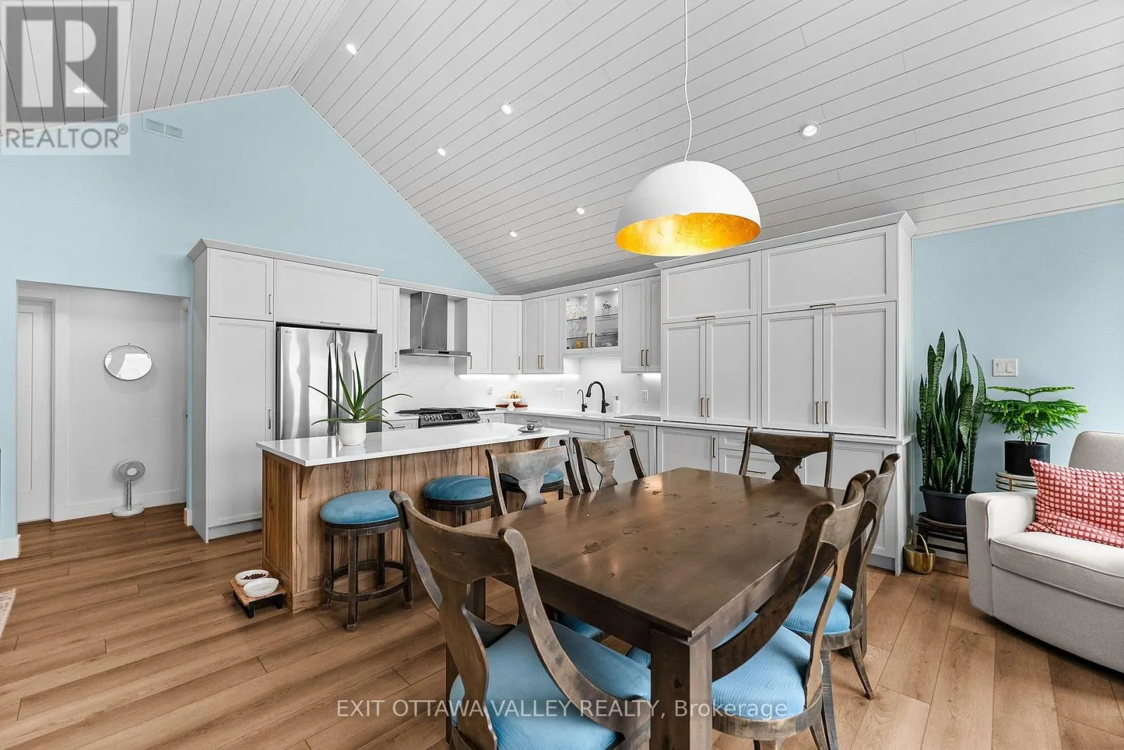 502B MACGREGOR BAY TRAIL