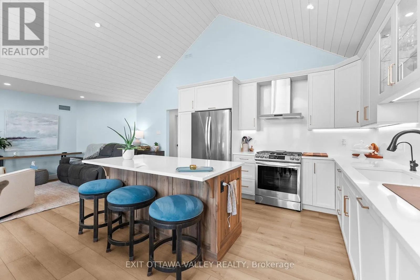 502B MACGREGOR BAY TRAIL