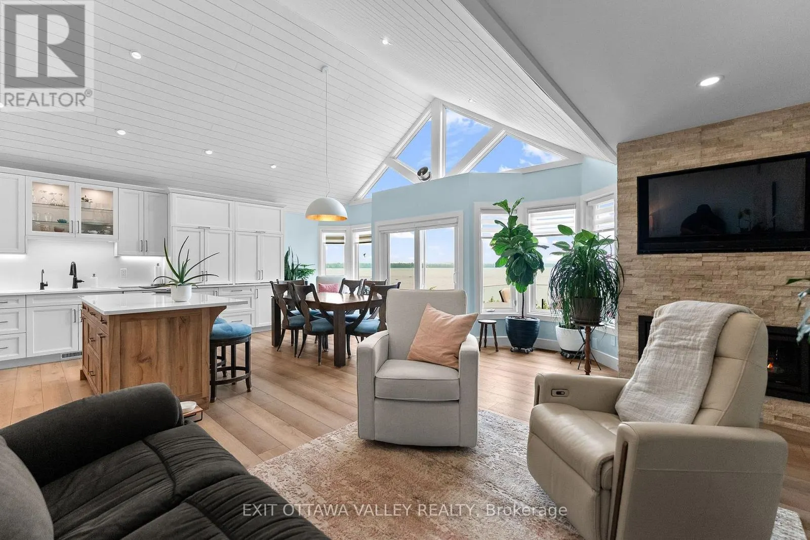 502B MACGREGOR BAY TRAIL