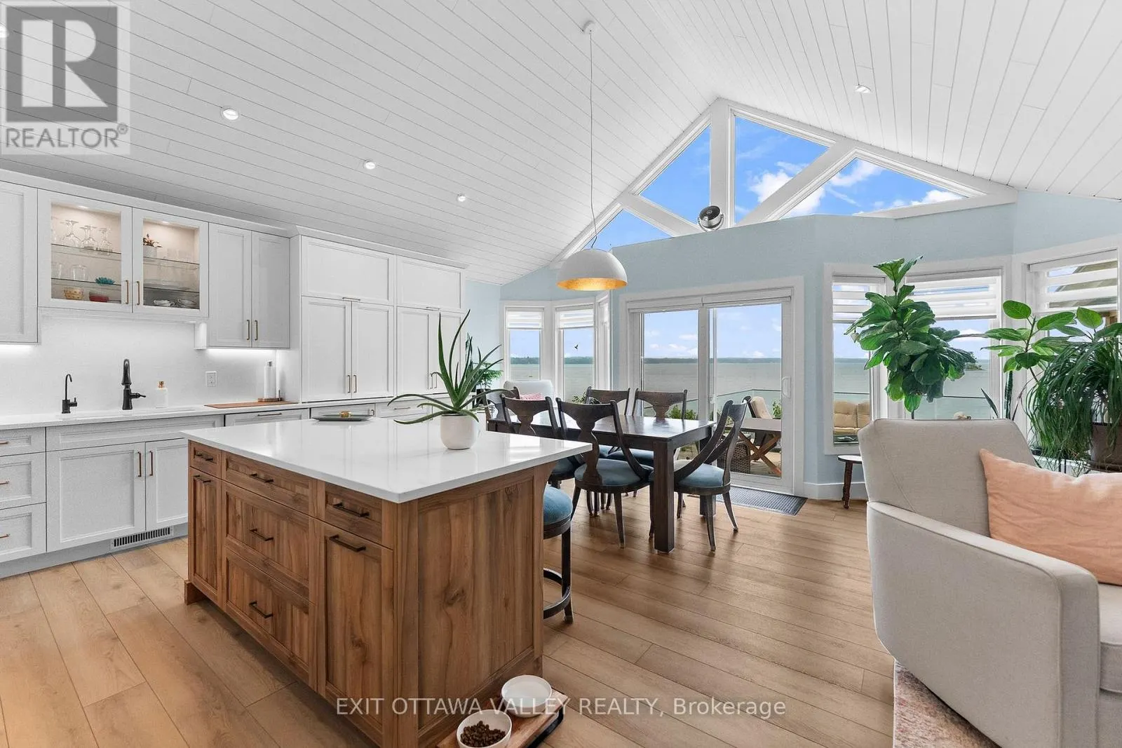 502B MACGREGOR BAY TRAIL