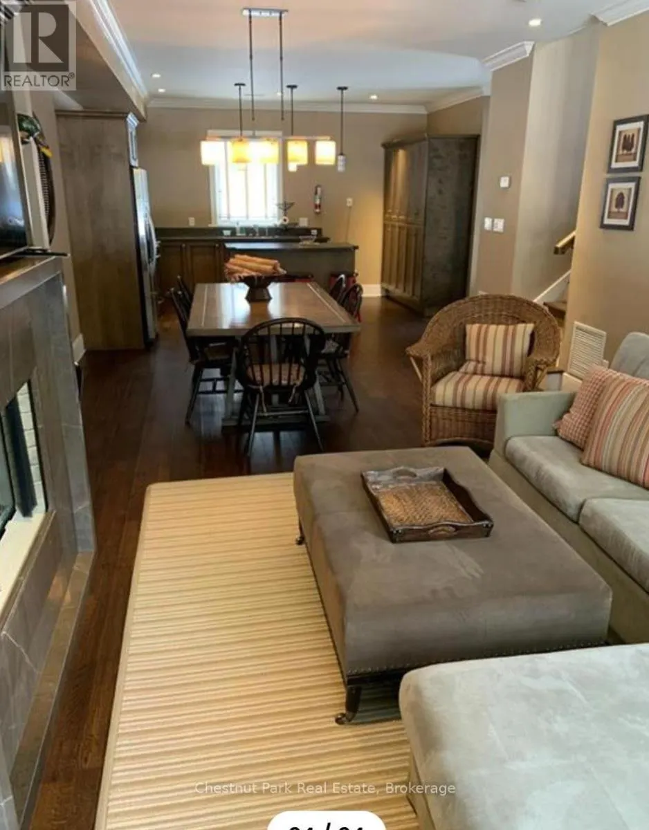 11 - 301 EMERALD HILLS COURT #11