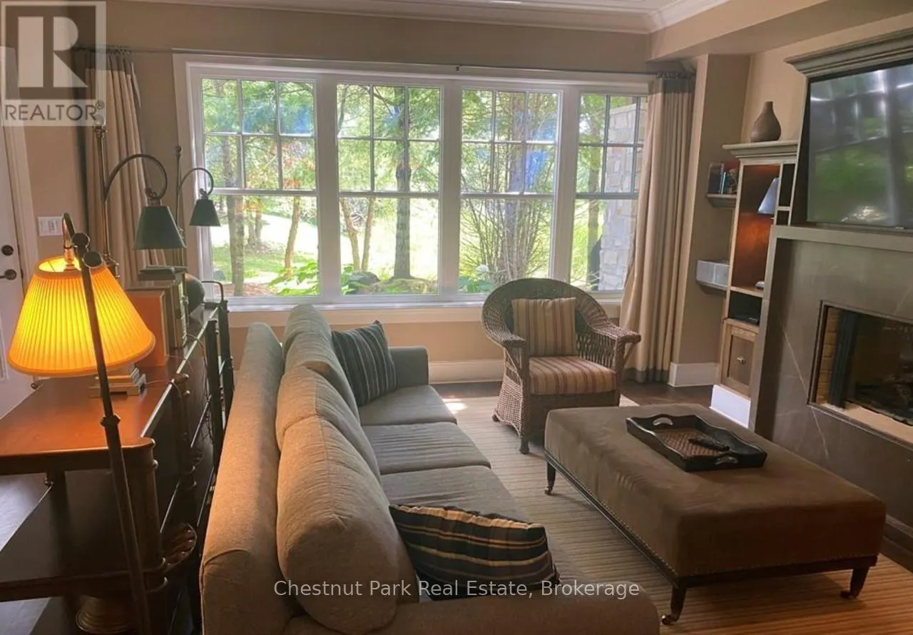 11 - 301 EMERALD HILLS COURT #11