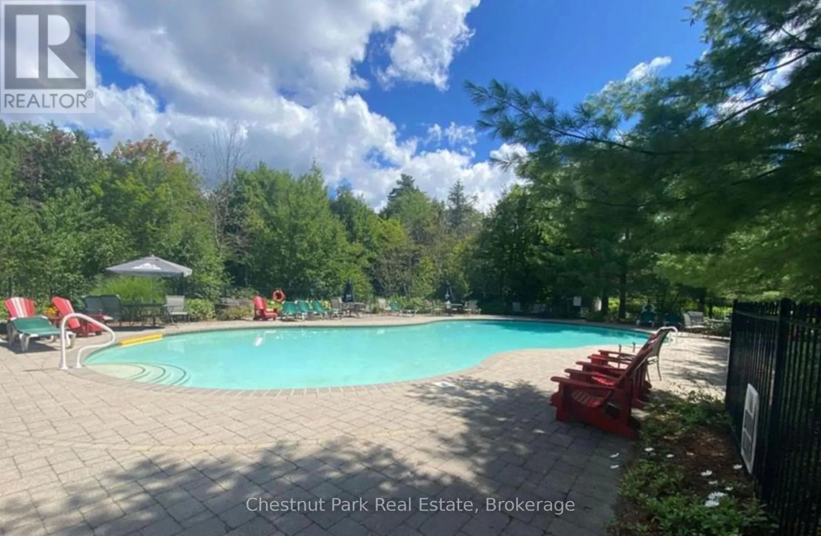 11 - 301 EMERALD HILLS COURT #11