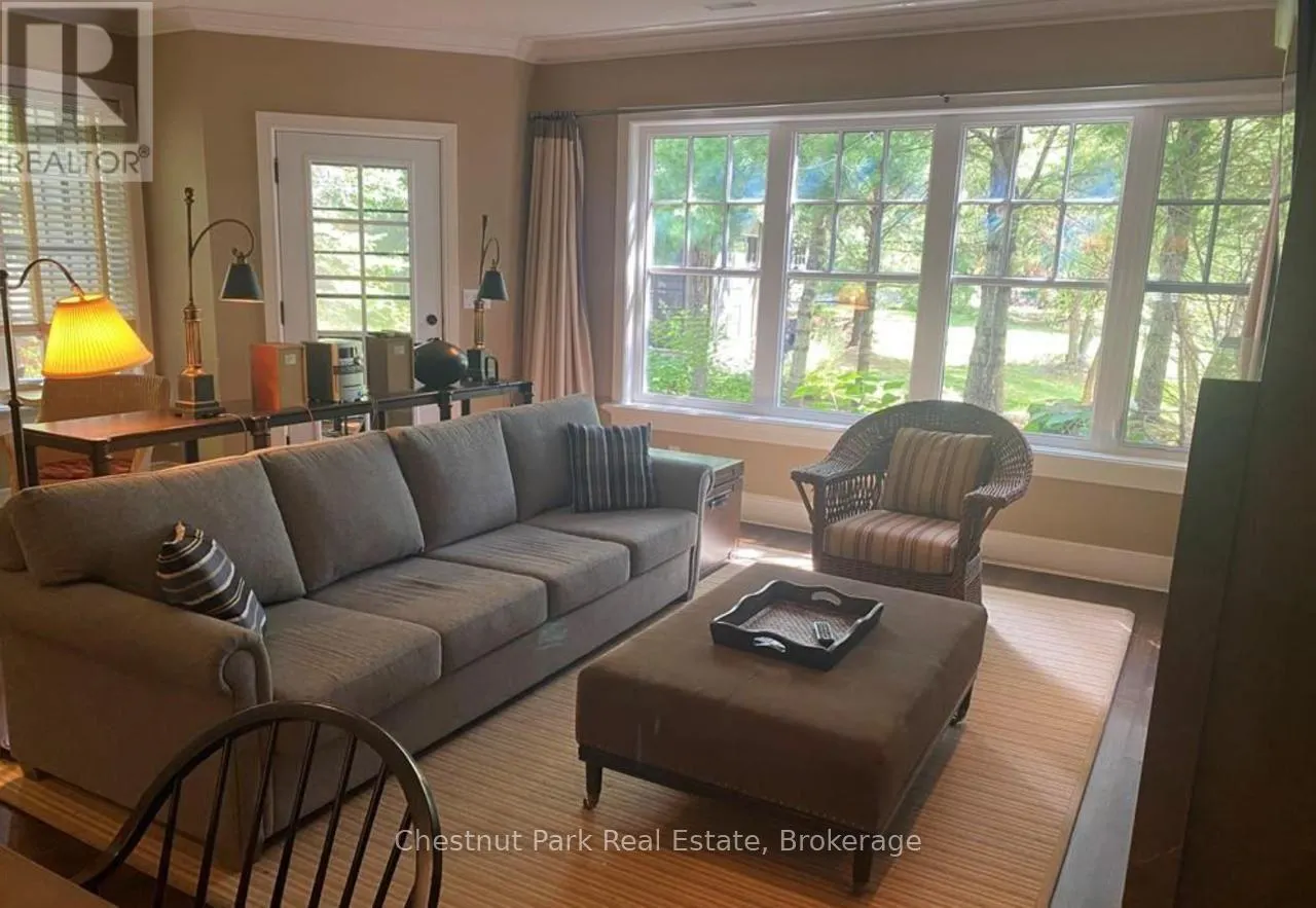 11 - 301 EMERALD HILLS COURT #11