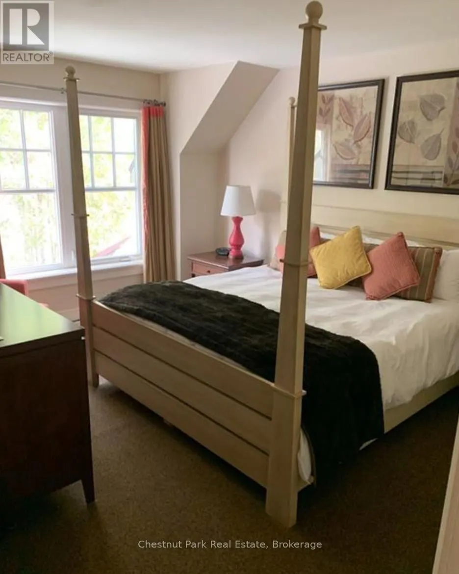 11 - 301 EMERALD HILLS COURT #11