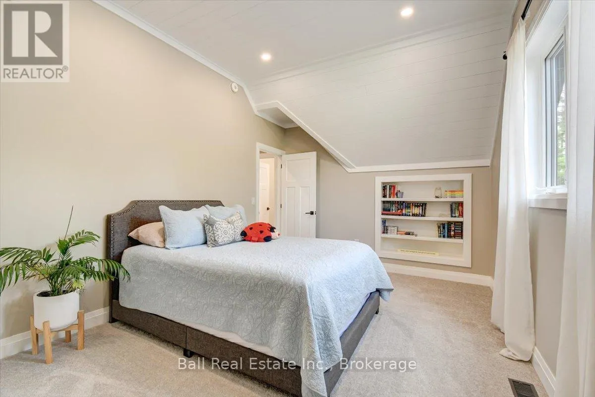 18 SIX FOOT BAY ROAD