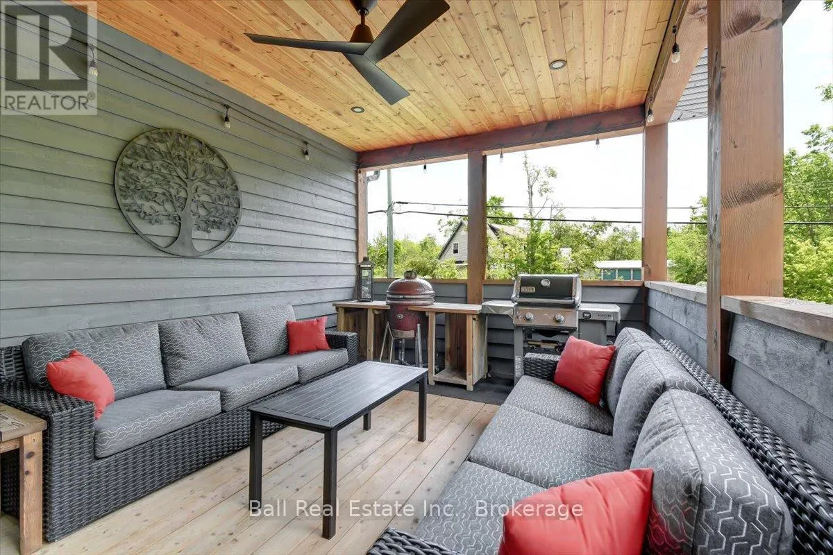18 SIX FOOT BAY ROAD