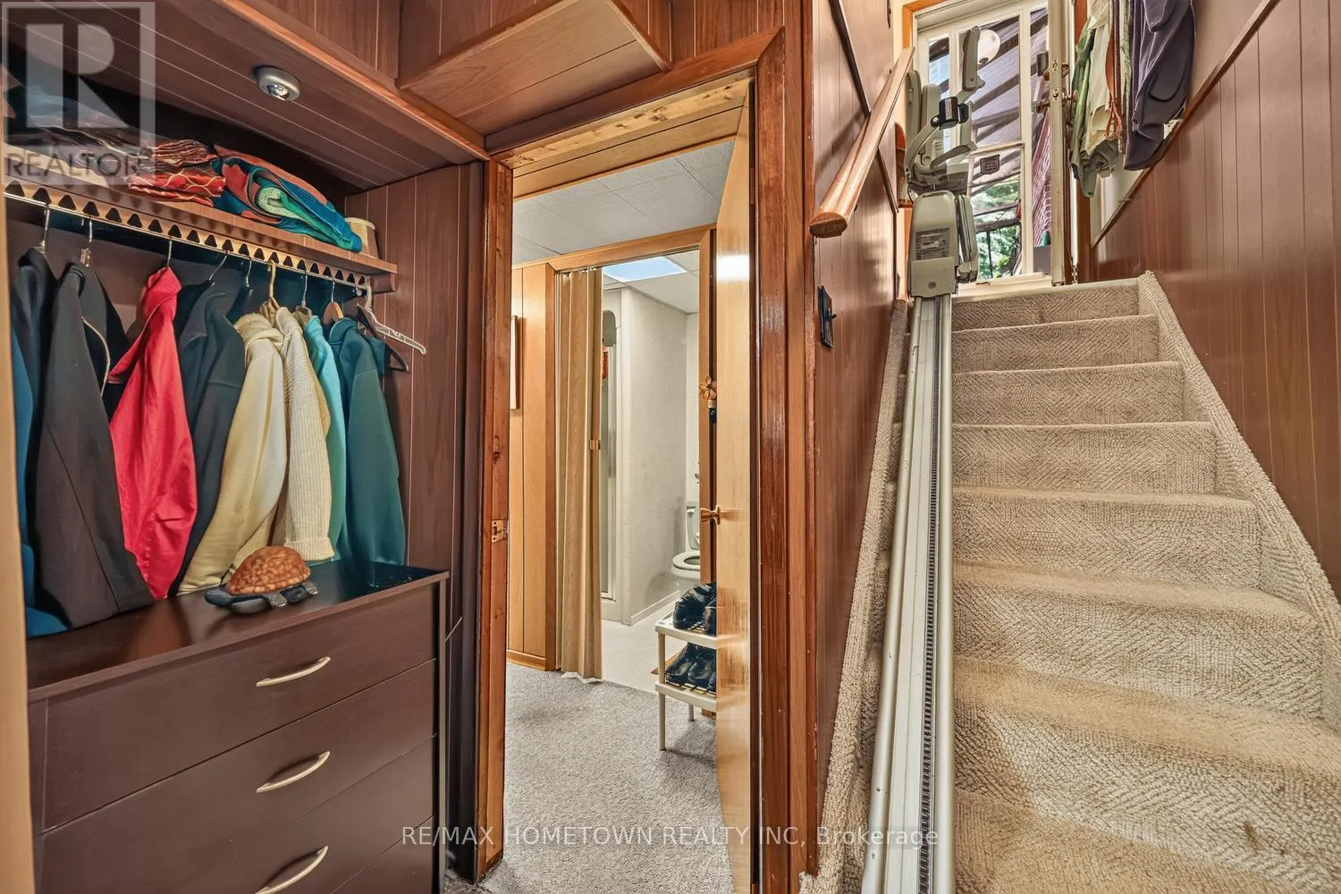 21 FAIRWAY CRESCENT
