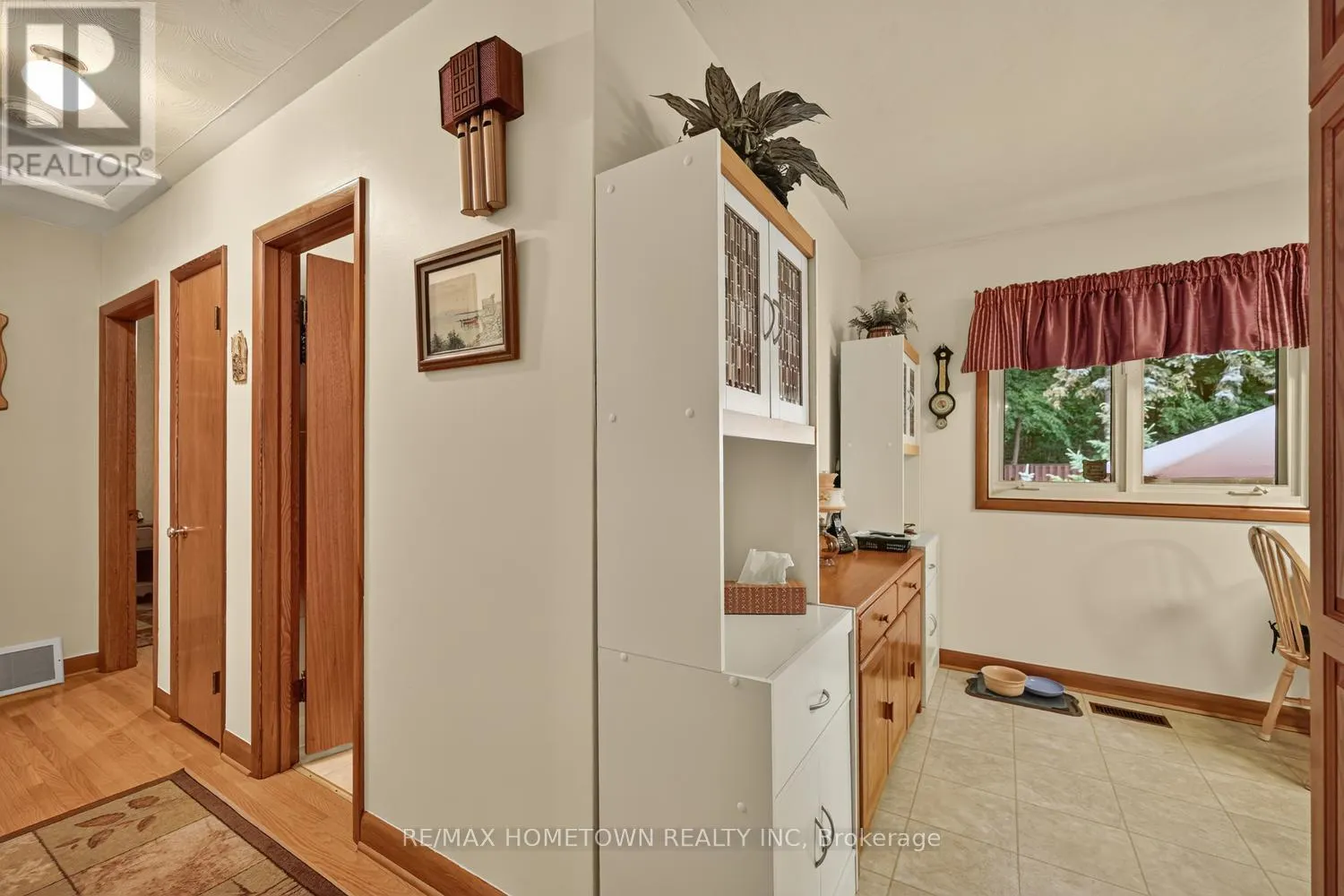 21 FAIRWAY CRESCENT