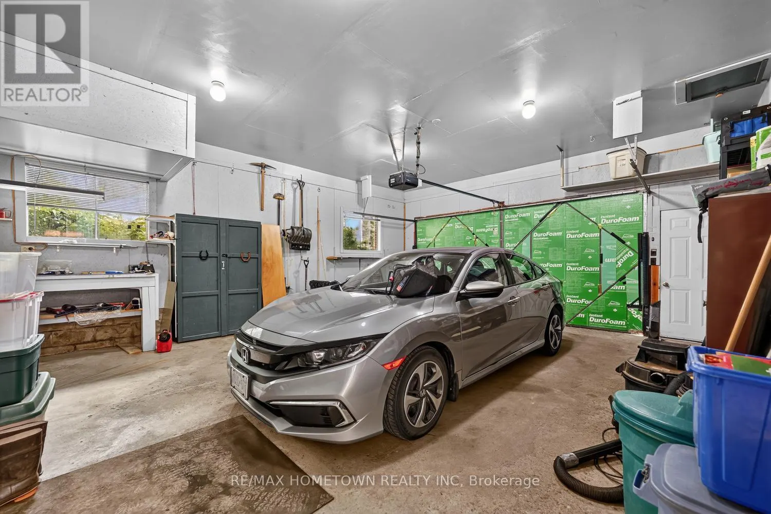 21 FAIRWAY CRESCENT