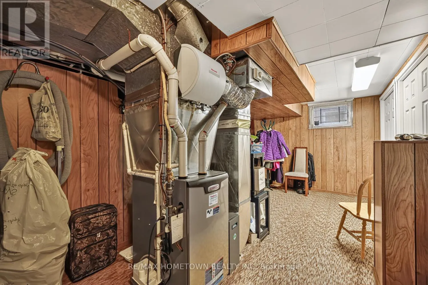 21 FAIRWAY CRESCENT