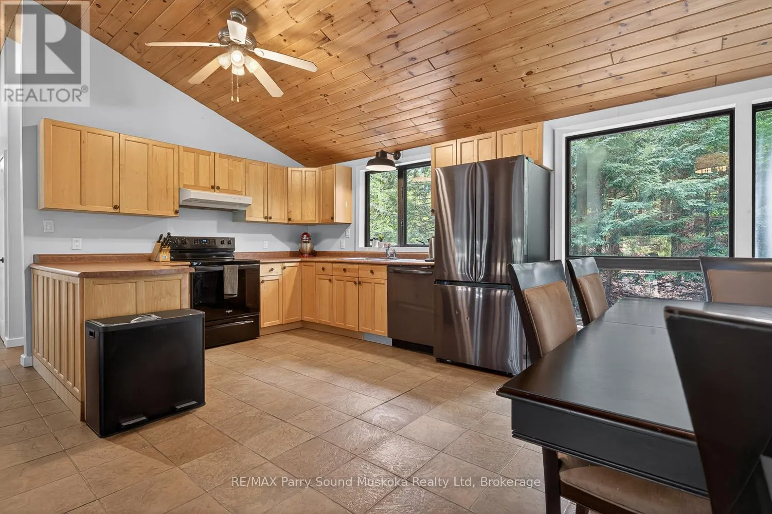 34 SILVER POINT DRIVE