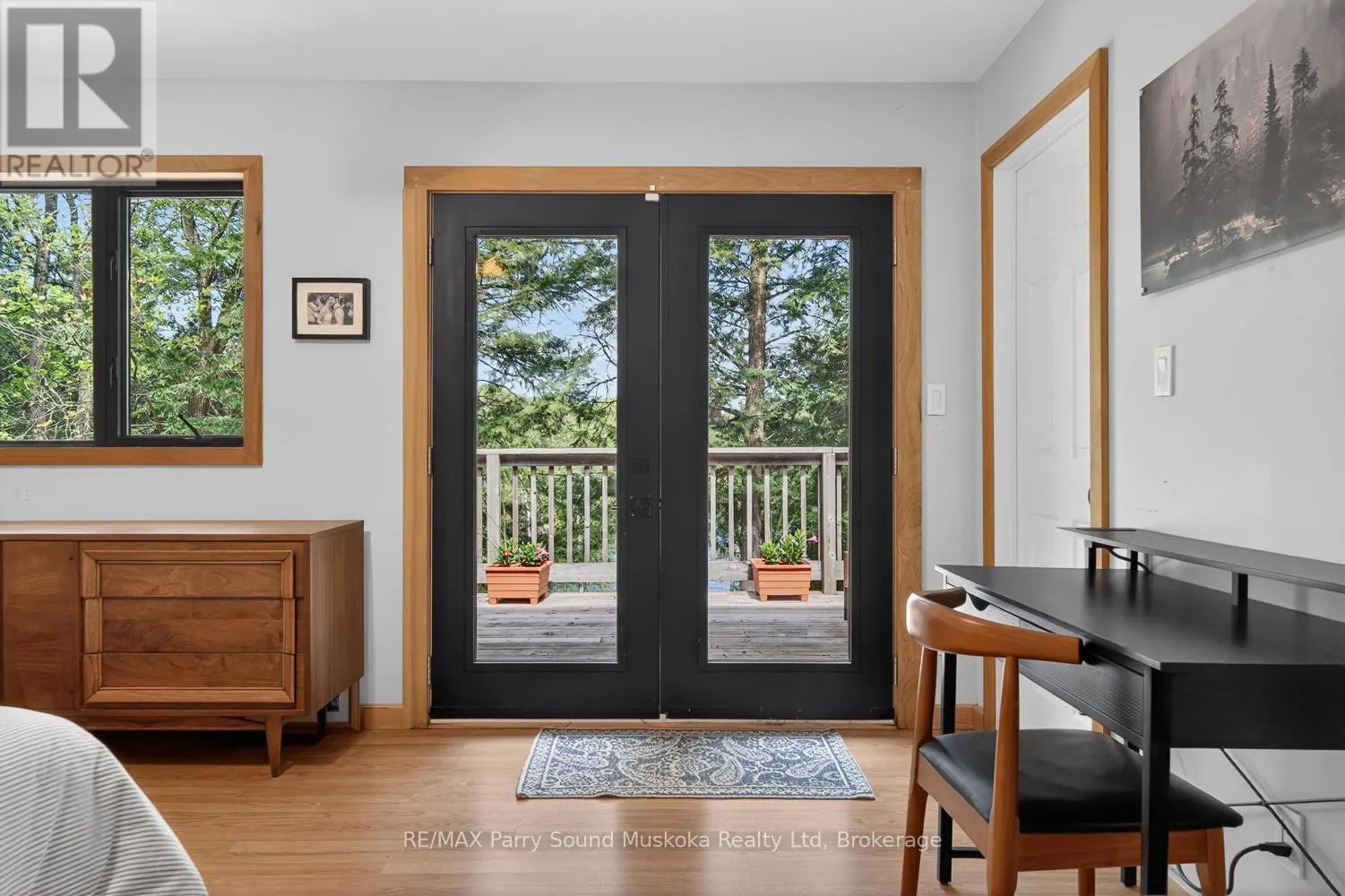 34 SILVER POINT DRIVE