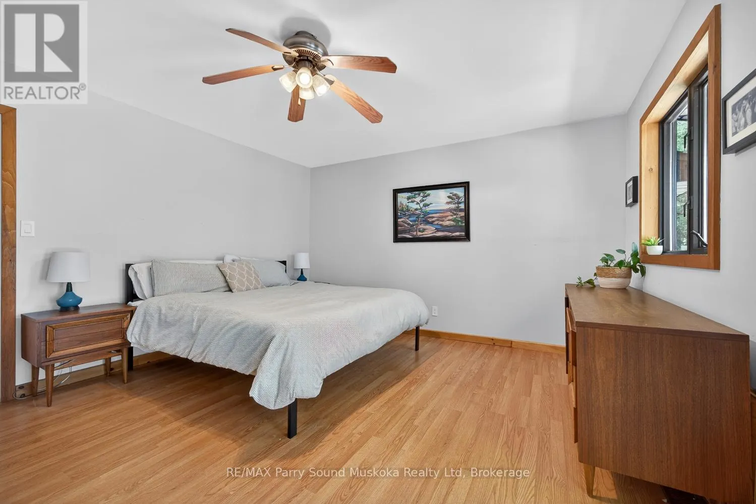 34 SILVER POINT DRIVE