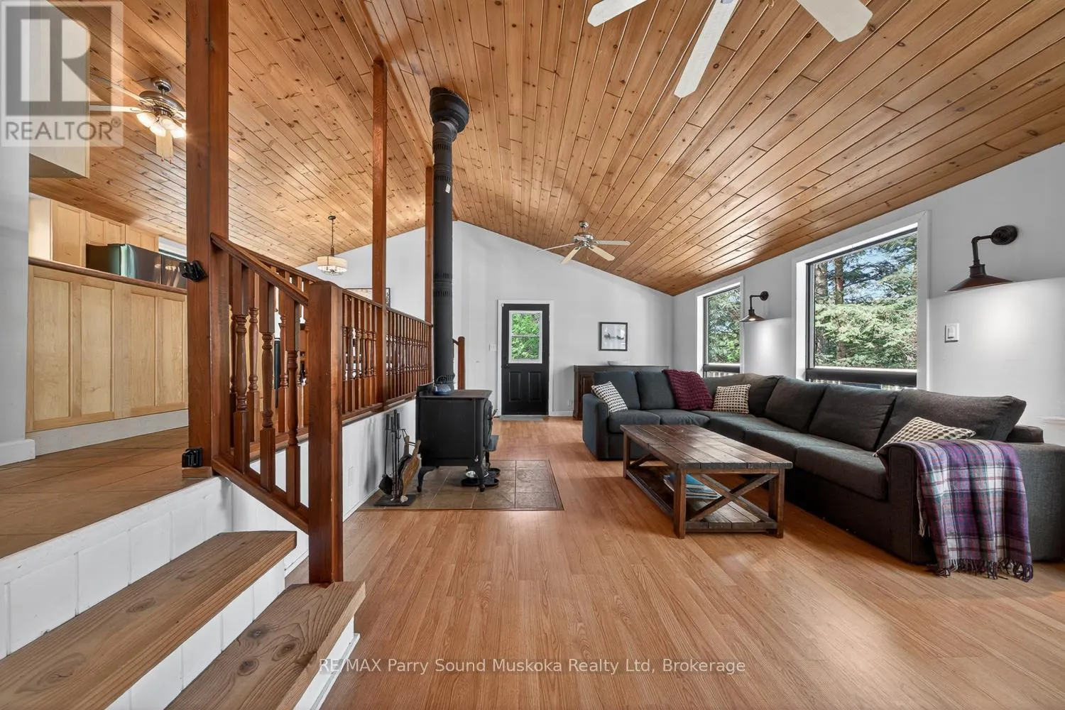 34 SILVER POINT DRIVE
