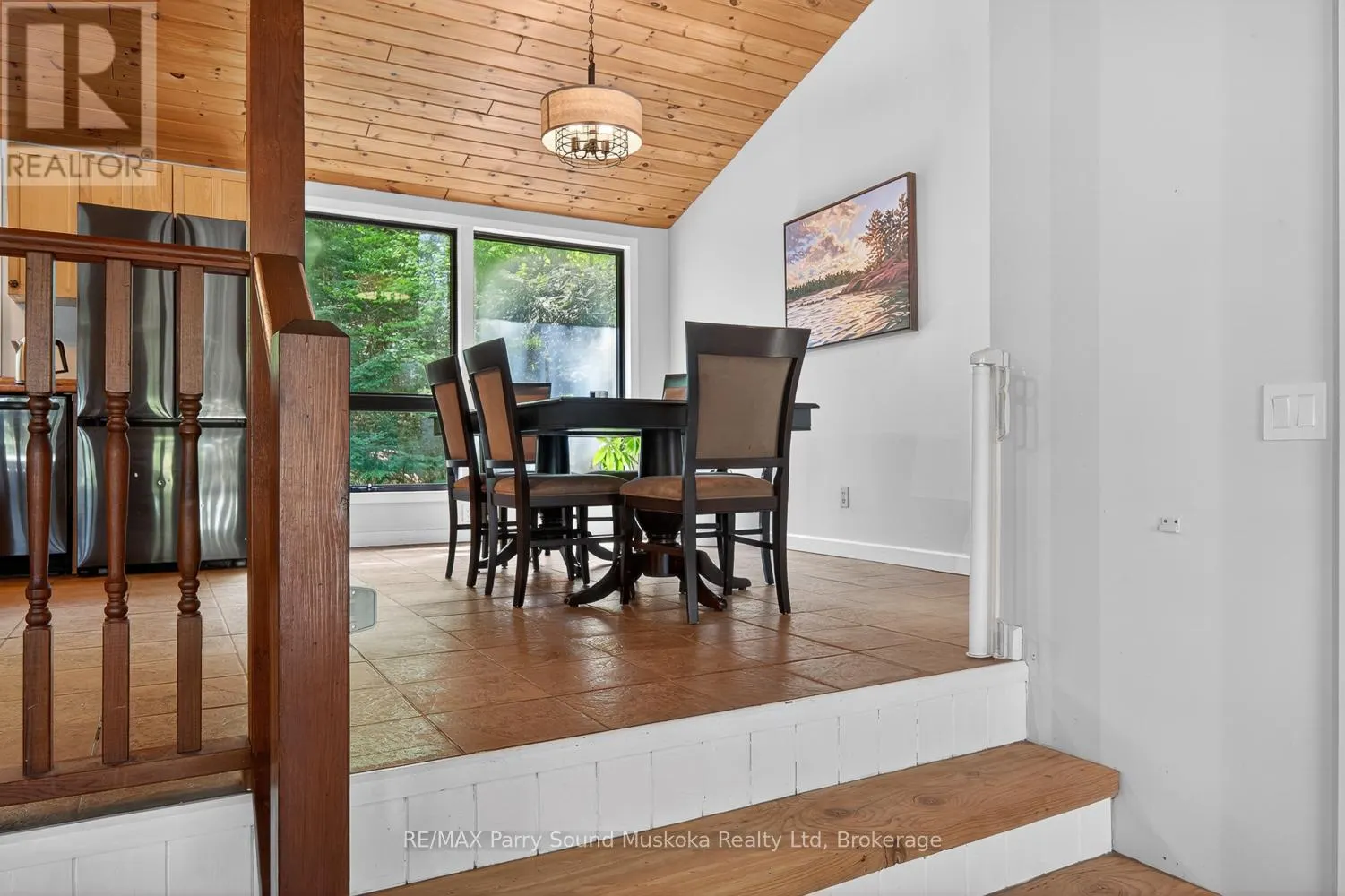 34 SILVER POINT DRIVE