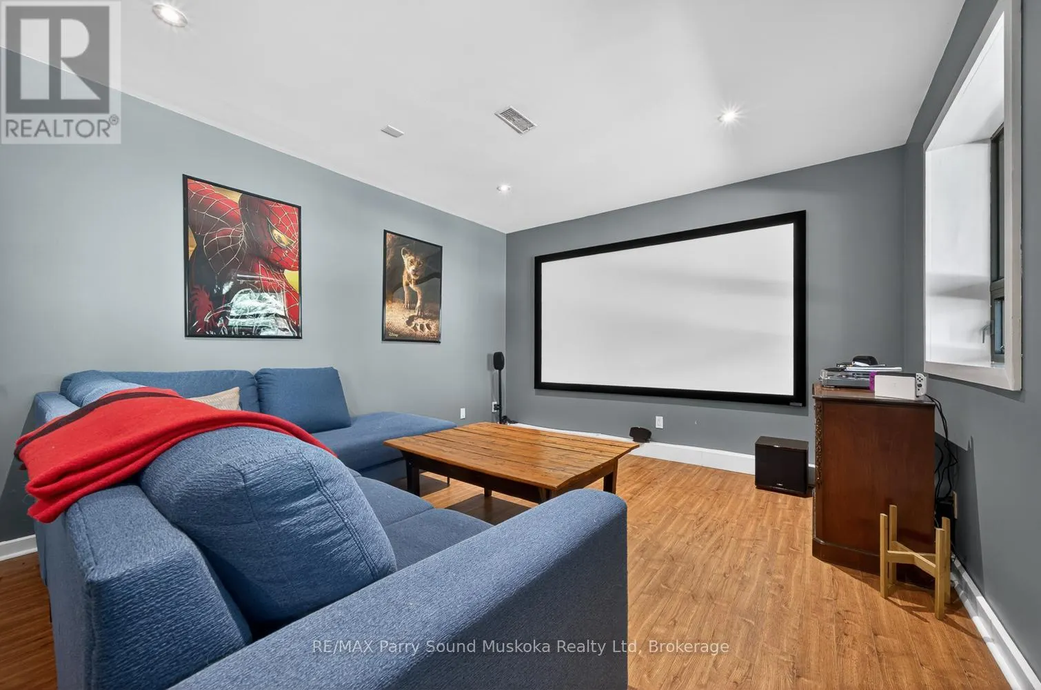 34 SILVER POINT DRIVE