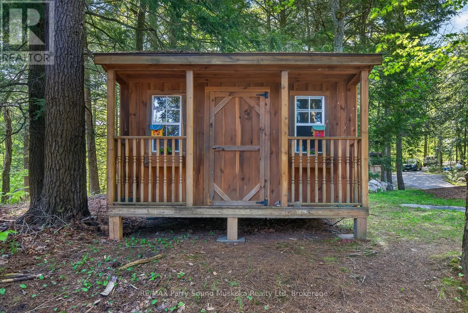 34 SILVER POINT DRIVE