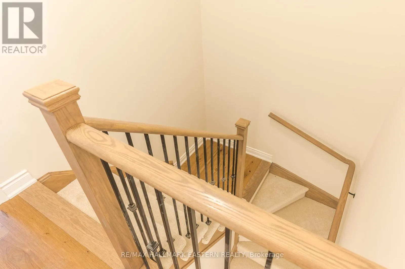 17 COLDBROOK DRIVE
