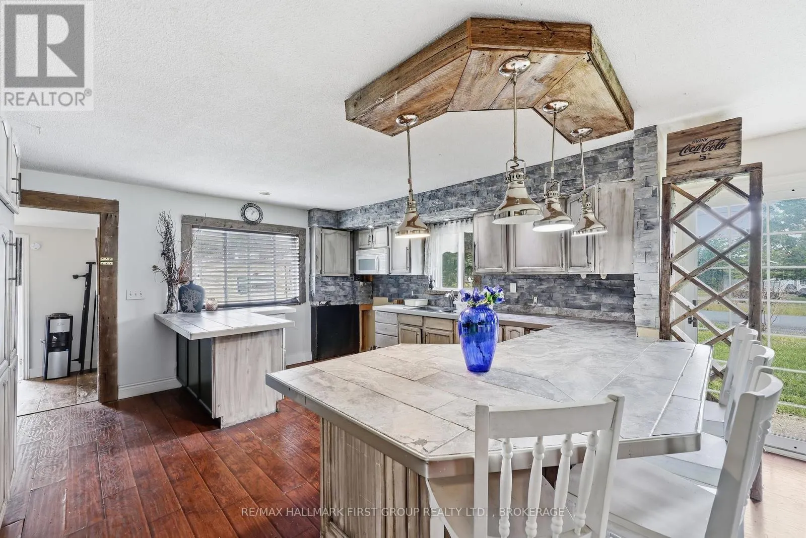 469 ABSALOM ROAD