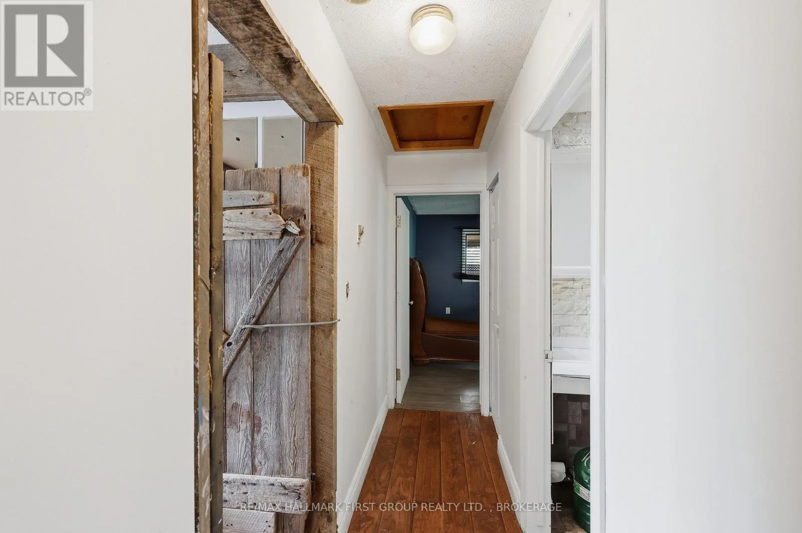 469 ABSALOM ROAD