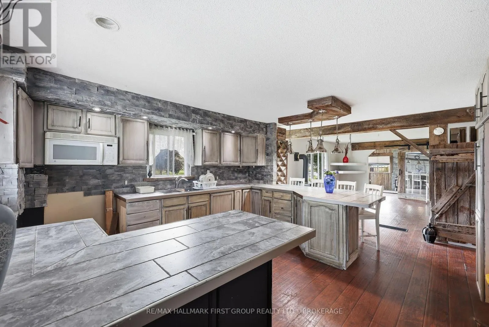 469 ABSALOM ROAD