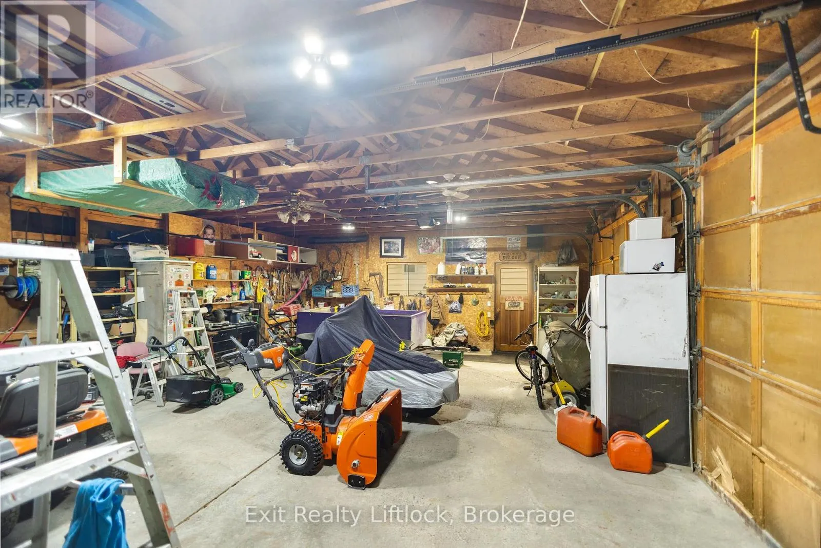 2 EDGEWOOD AVENUE