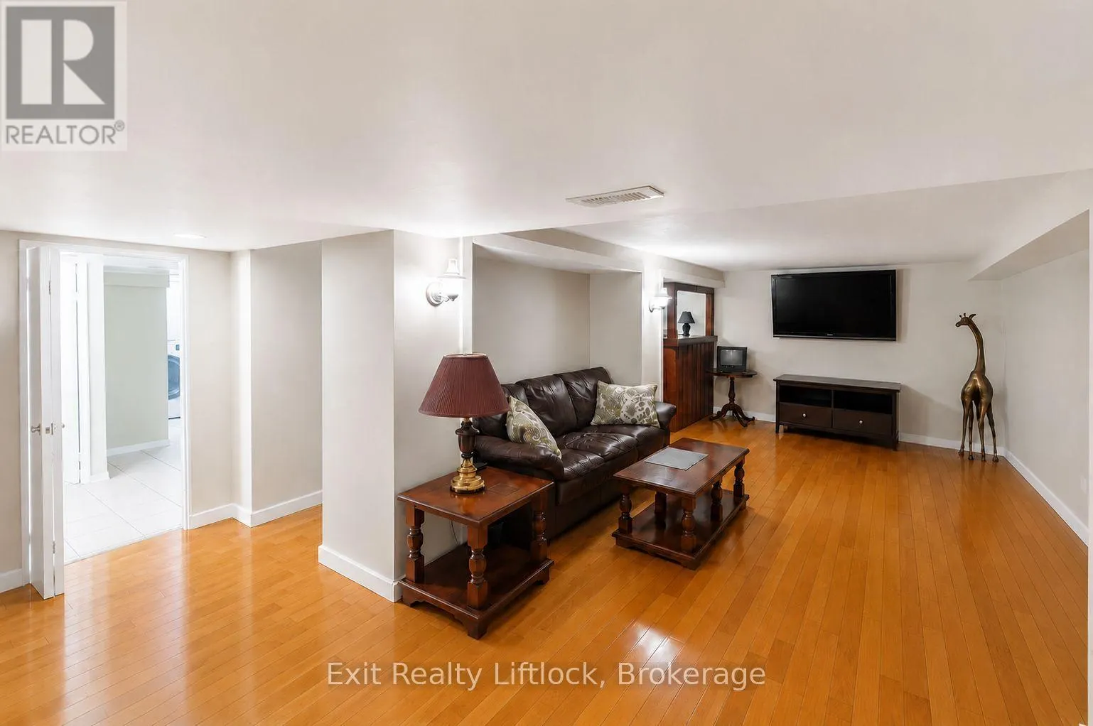 2 EDGEWOOD AVENUE