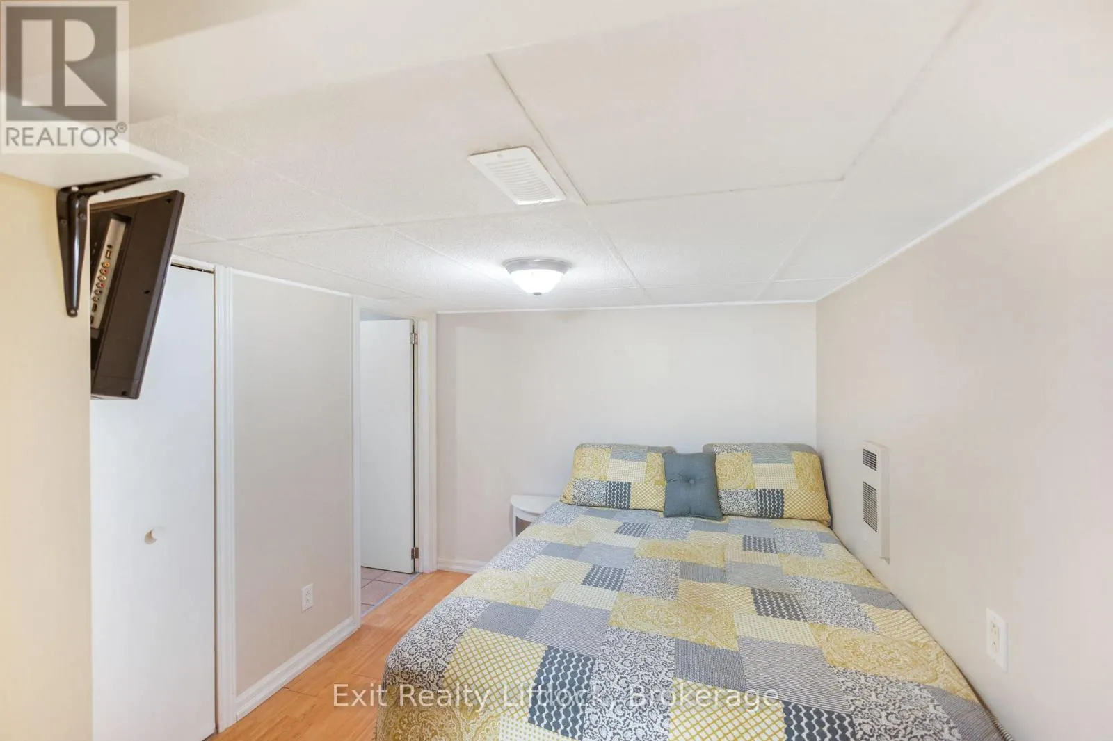2 EDGEWOOD AVENUE