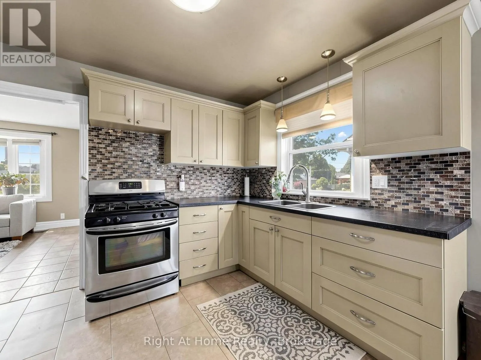 536 BARBARA STREET