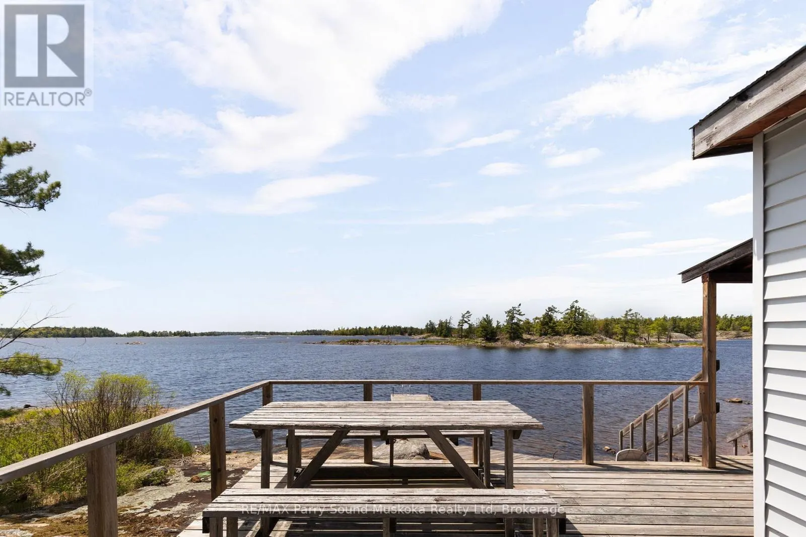 16 B55 ISLAND