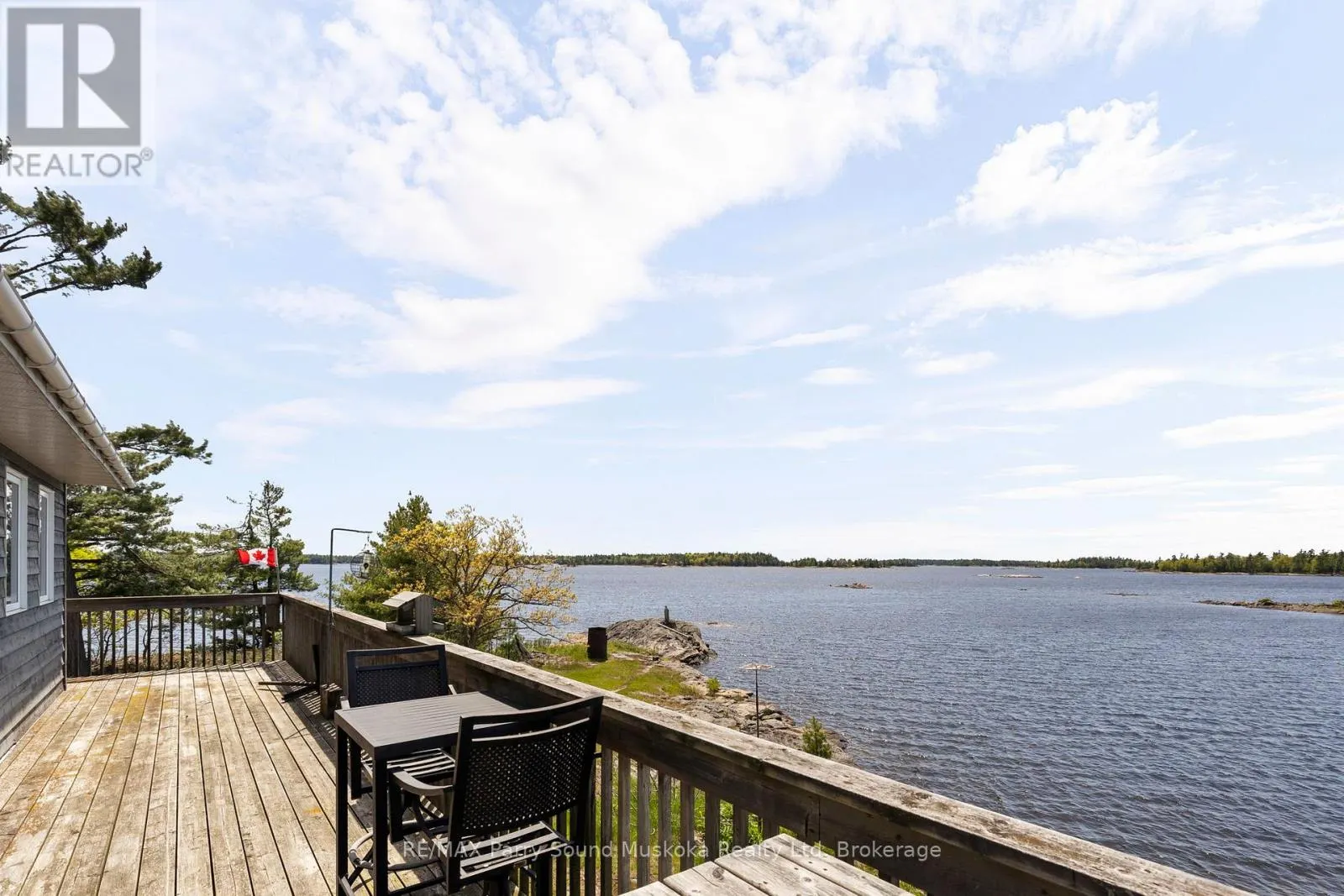 16 B55 ISLAND