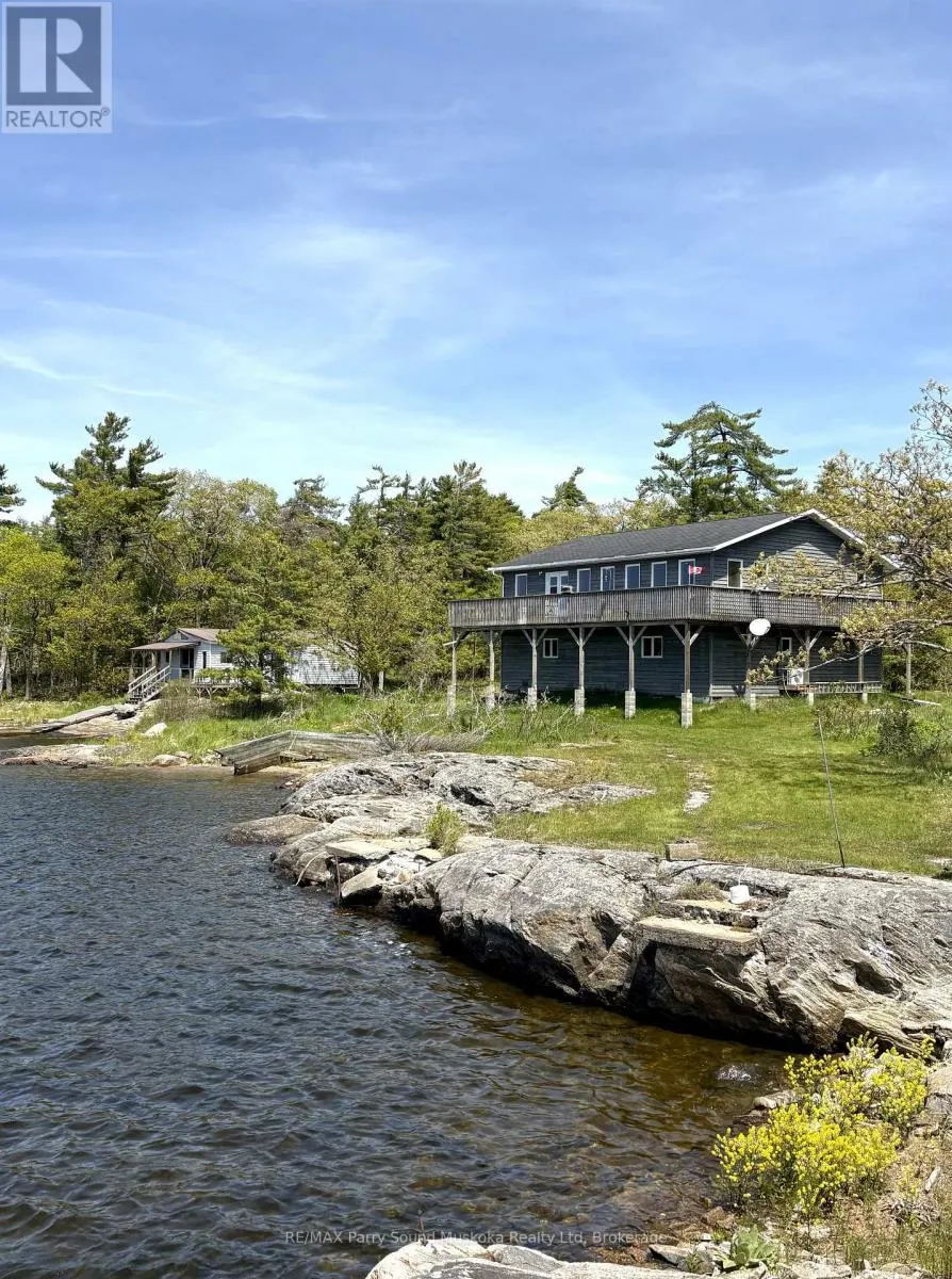 16 B55 ISLAND