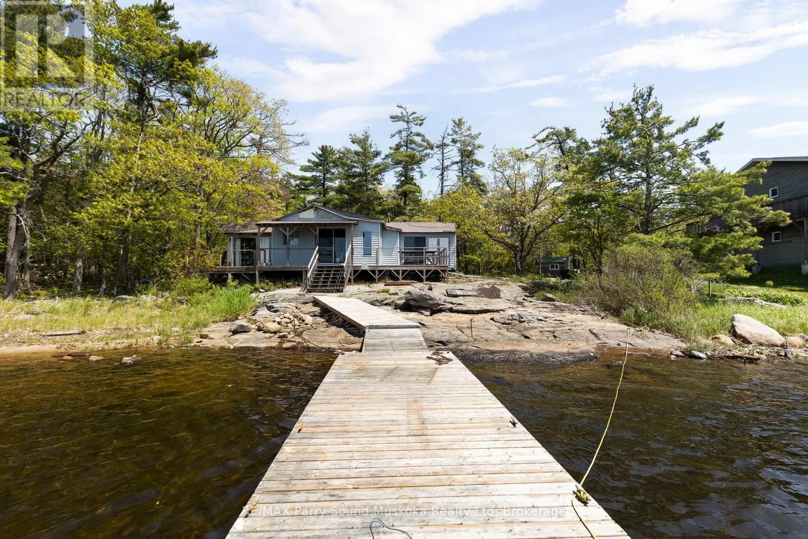 16 B55 ISLAND
