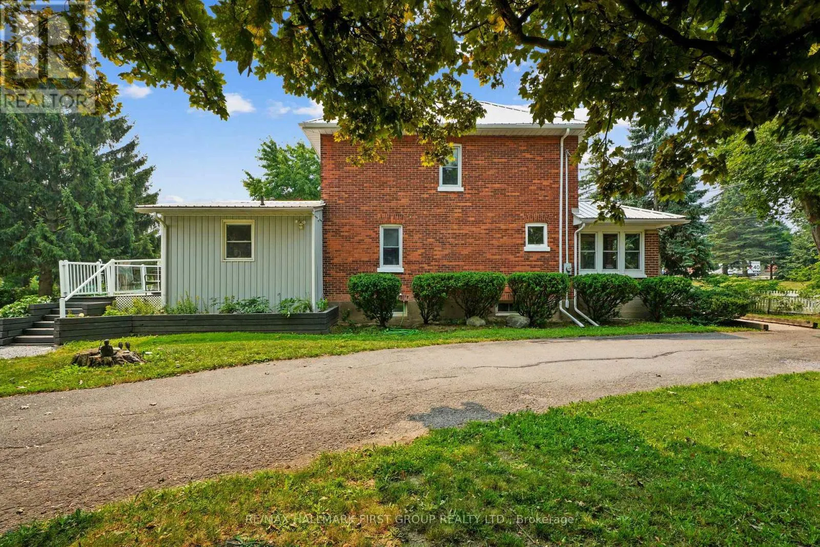 89 ROSE GLEN ROAD N