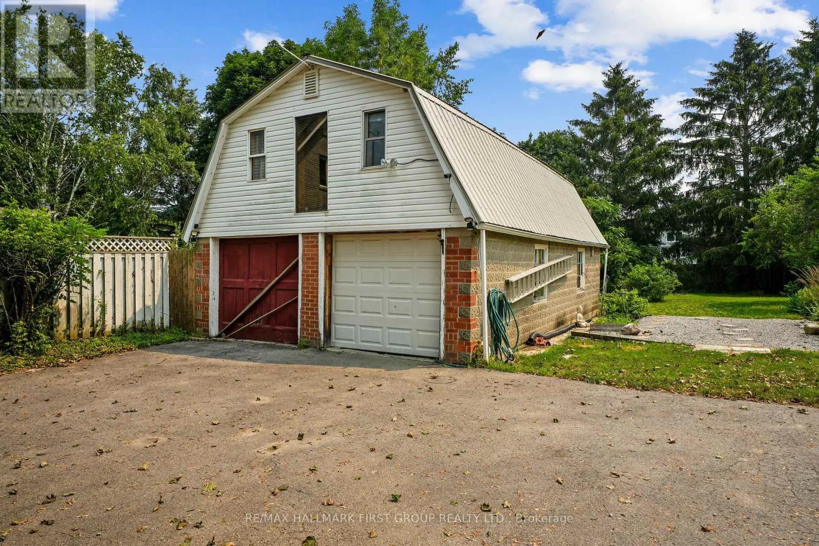 89 ROSE GLEN ROAD N