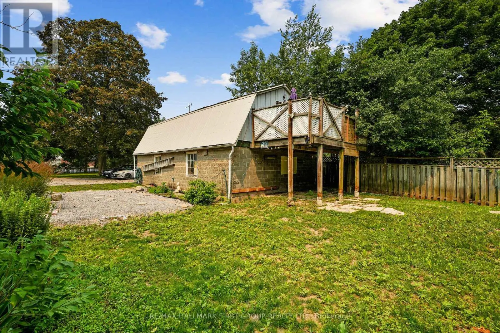 89 ROSE GLEN ROAD N