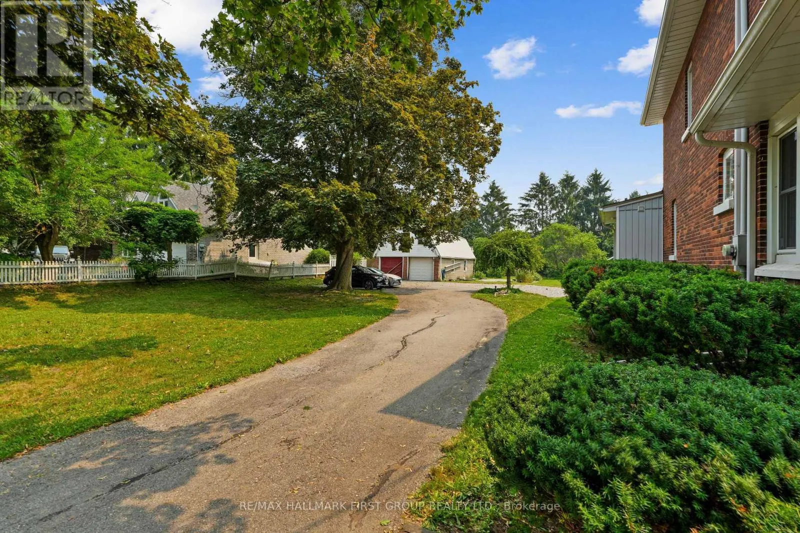 89 ROSE GLEN ROAD N