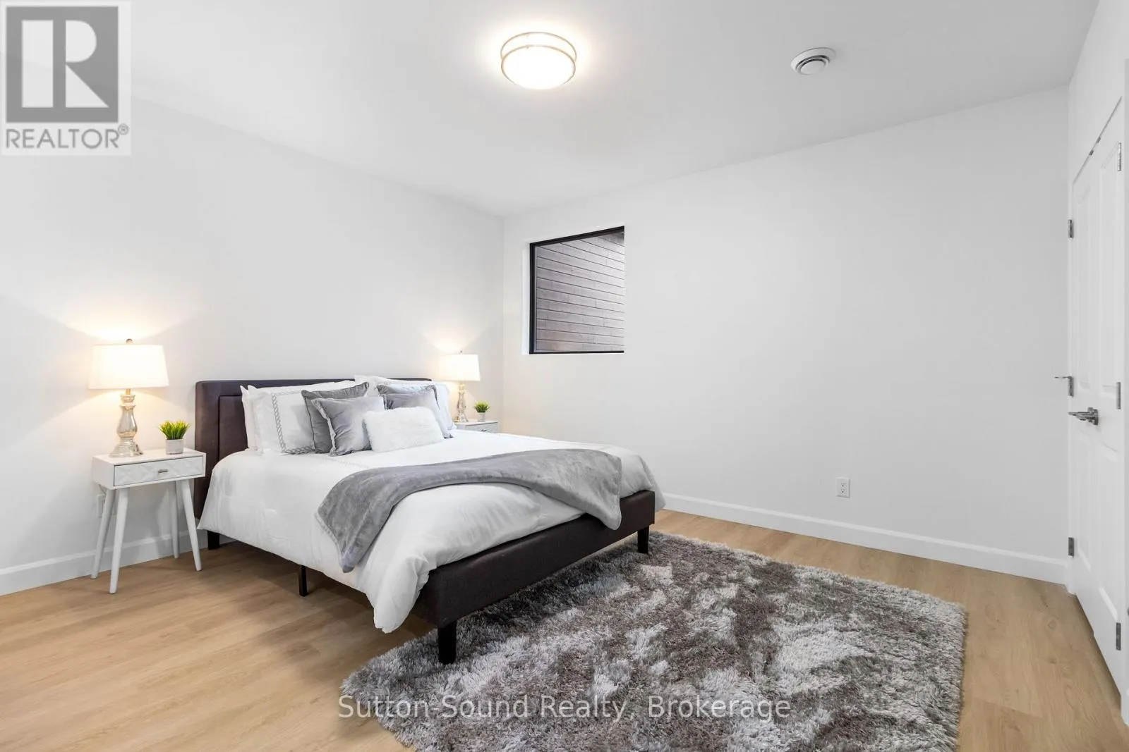 535 #103 ISAAC STREET