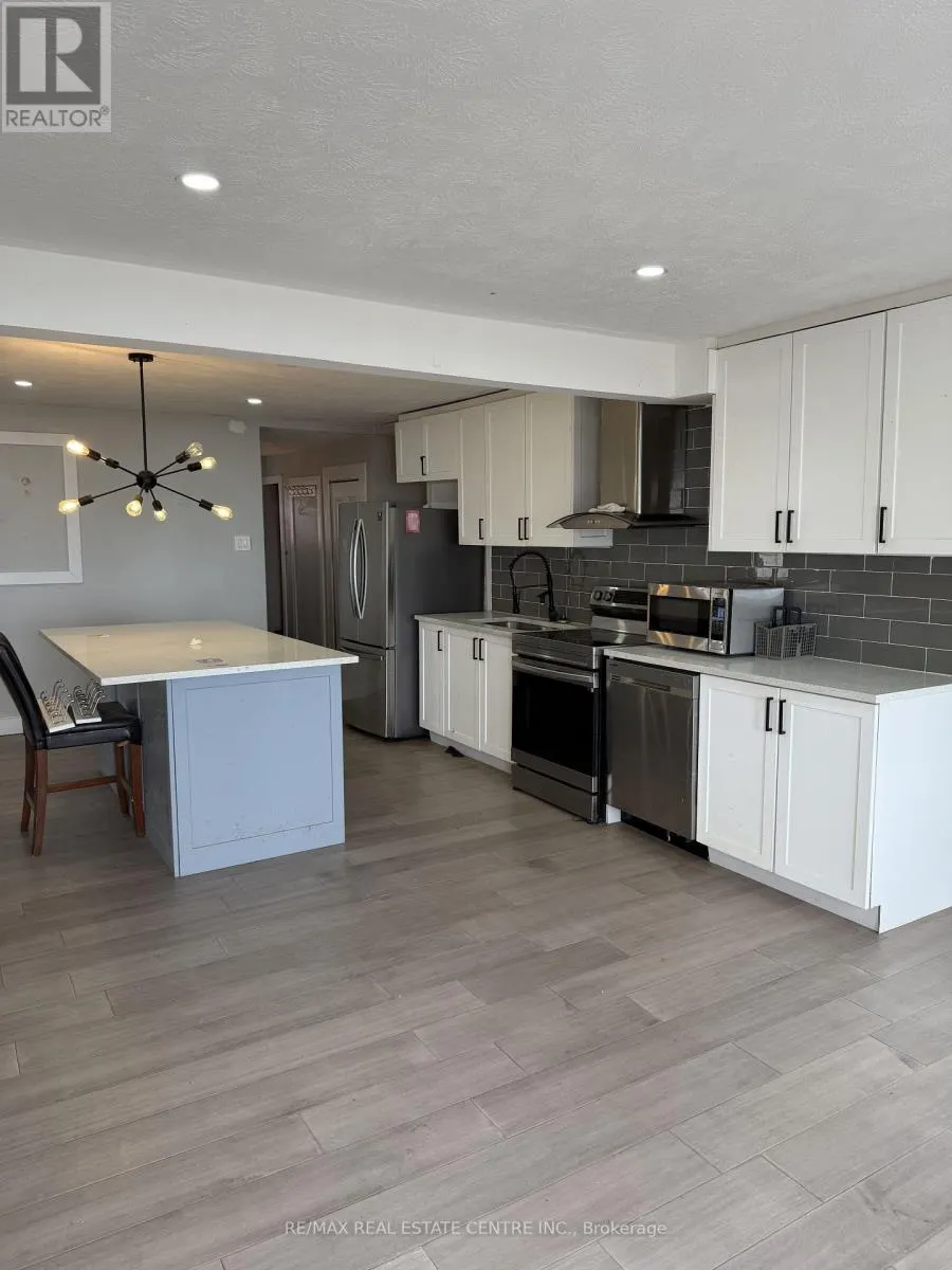 35 LAKESIDE AVENUE