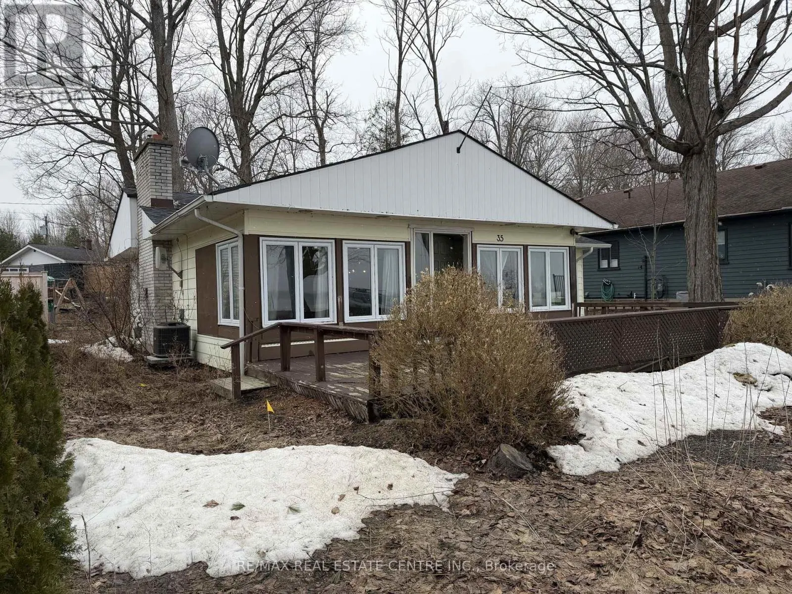 35 LAKESIDE AVENUE